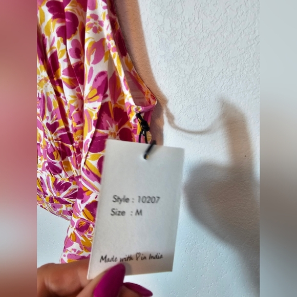 Japna Floral Open Back Halter Crop Top Women's Size Medium NWT - Picture 2 of 8